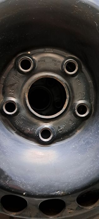 Felgi stalowe 16" z oponami do Vw Turan