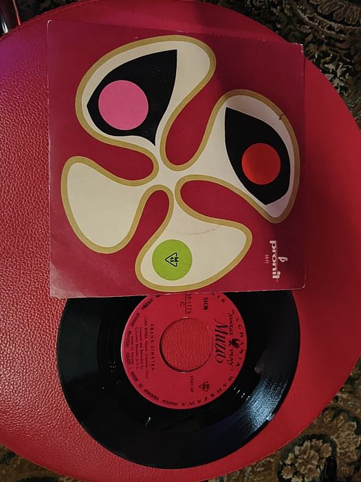 Winyle z singlem Franca Sinatry