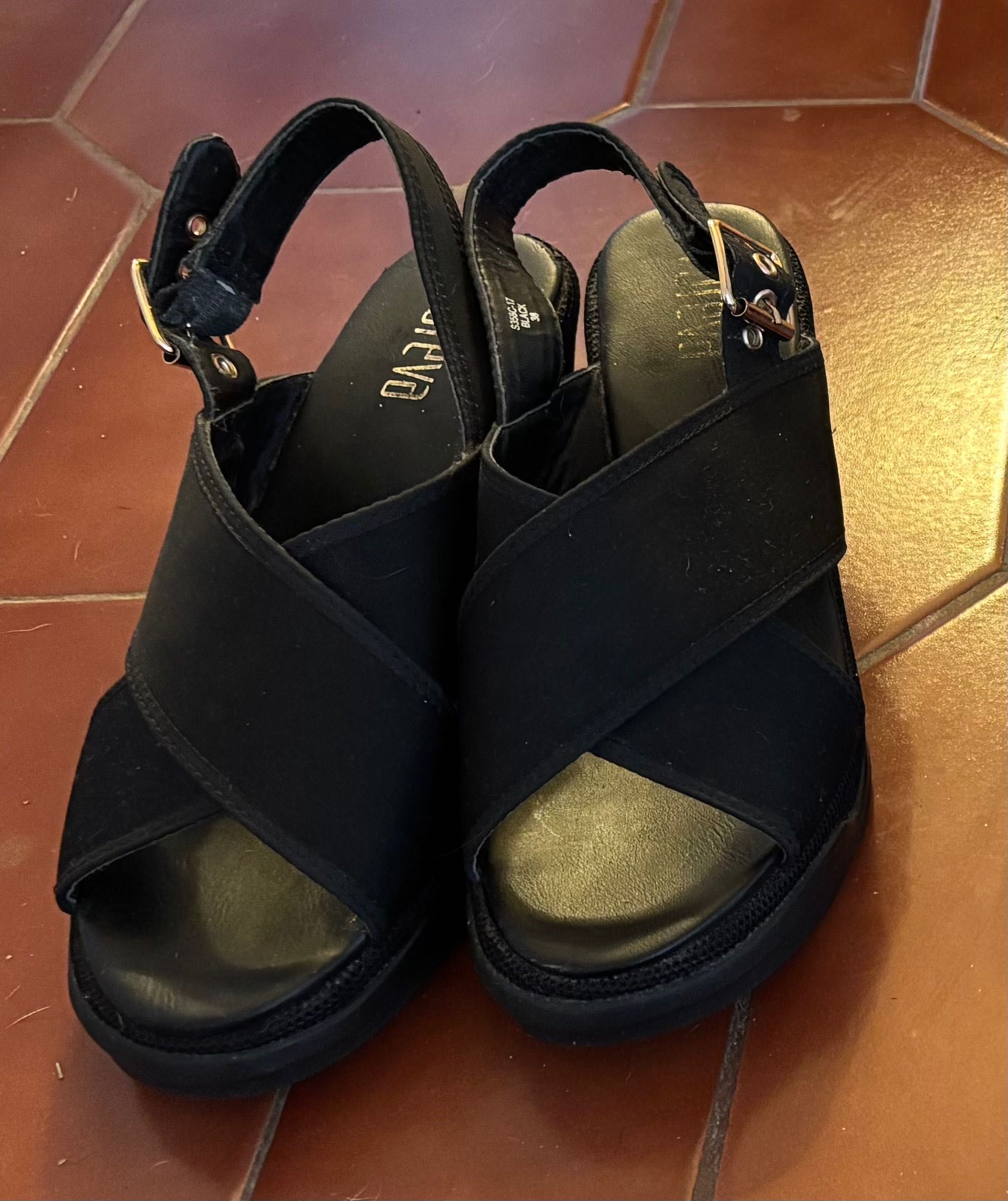 Sapatos Hush Puppies e Outras Marcas