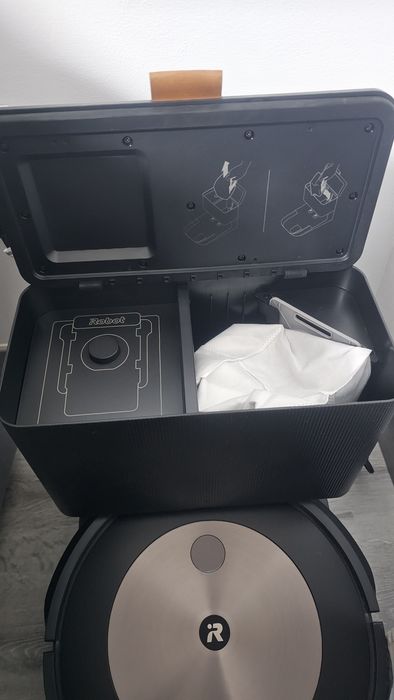 iRobot Roomba j7+ – Como novo + Garantia Nov 2026 + Acessórios