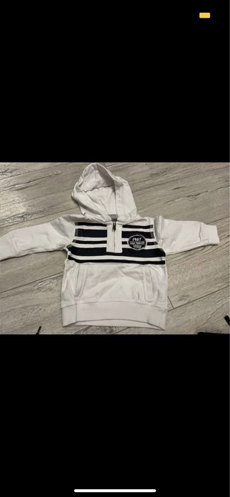 Bluza plus dwie pary spodenek dresowych