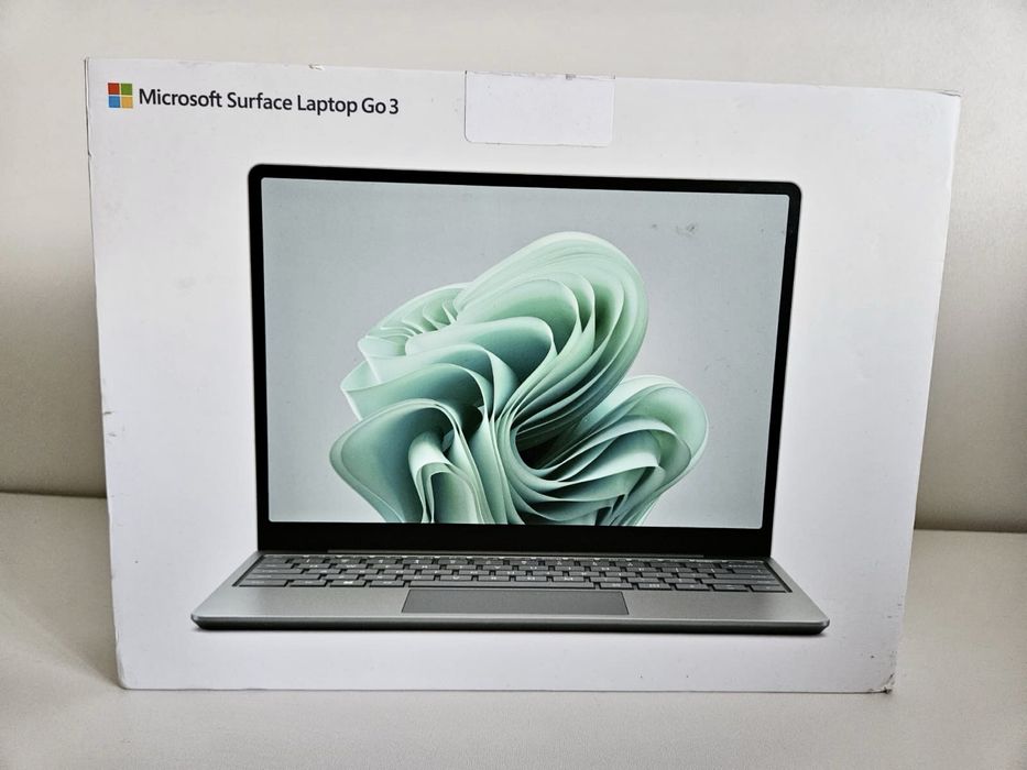 Ноутбук Microsoft Surface Laptop Go 3 (8GB / 256GB / Intel Core i5)