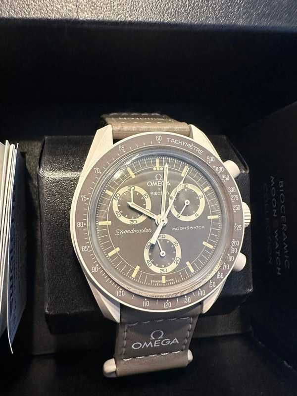 Limitowany SO33T103 – Omega x Swatch w Odcieniach Pustyni