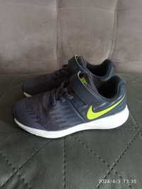 Buty chłopięce Nike Star runner 28,5