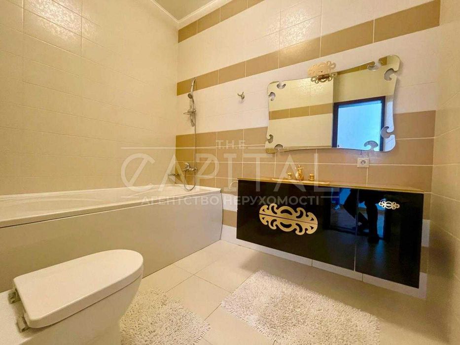 ВЕЛИЧНА РЕЗИДЕНЦІЯ біля води 420м2 — розкіш і приватність у Плютах