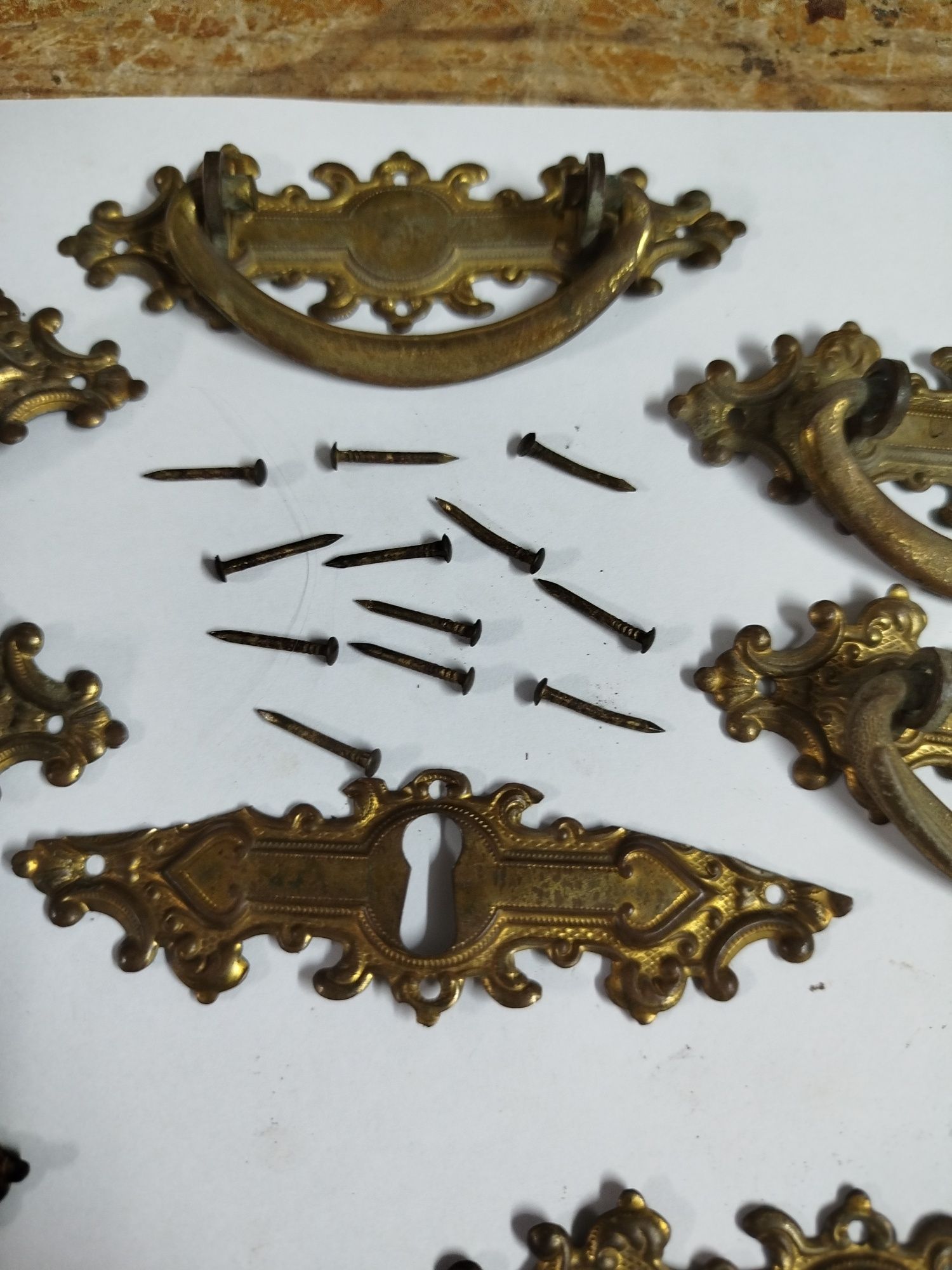 Ferragens antigas para gavetas
