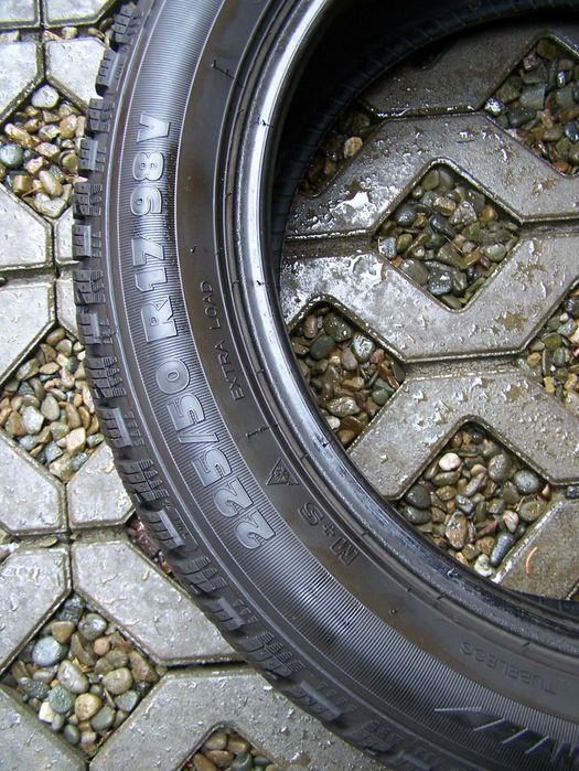 J.Nowe Opony Zimowe 225/50R17 98V  2025 Rok