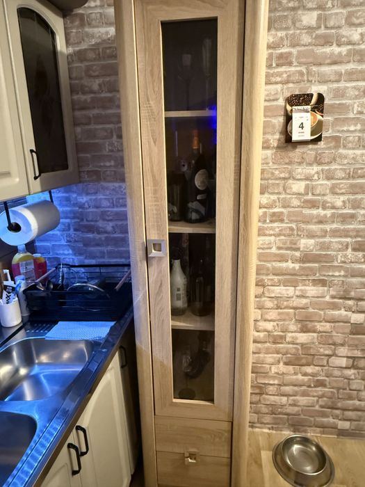 Słupek barek na alkohol