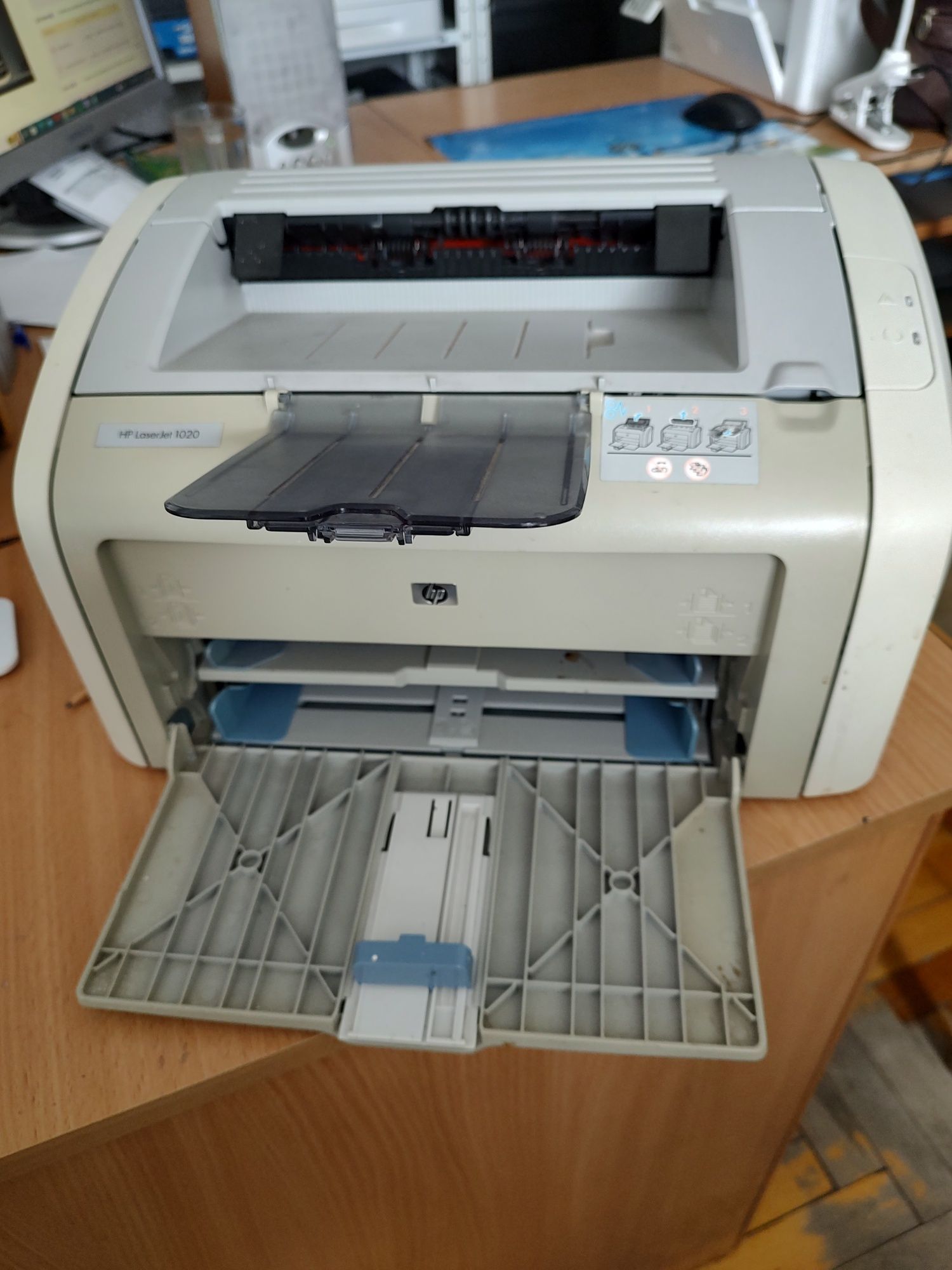Принтер лазерний HP laserJet 1020