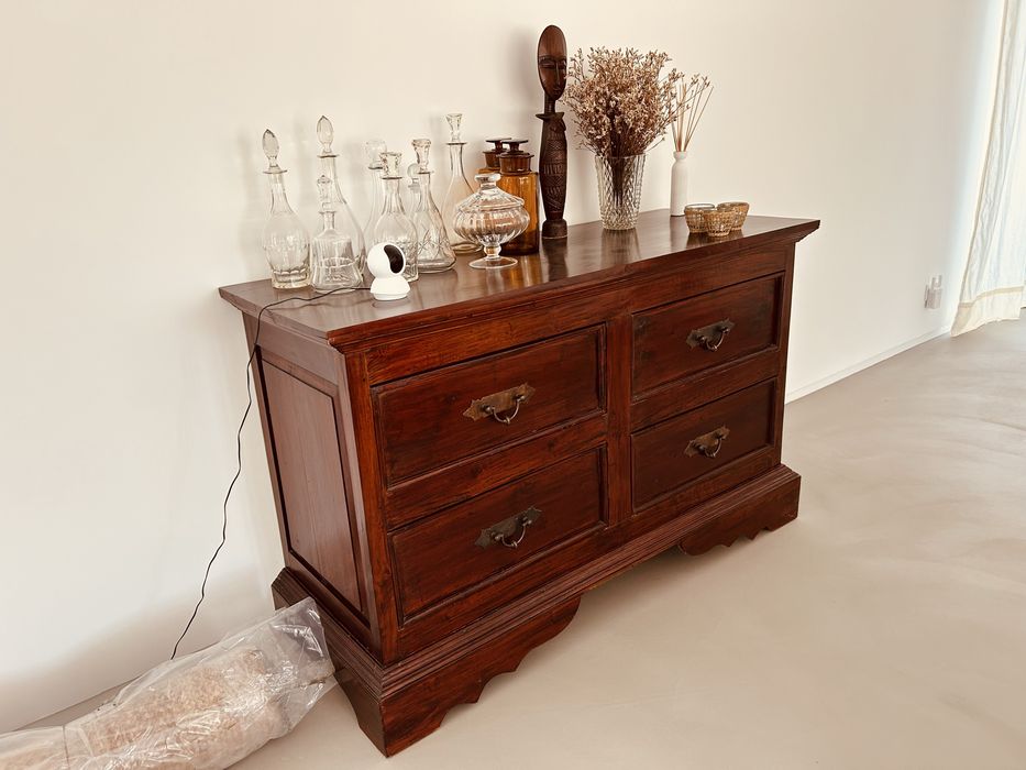 Cómoda rústica em madeira maciça