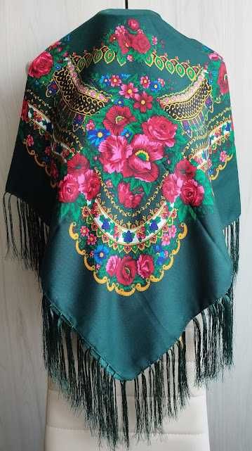 Українська народна хустка, украинский платок с бахромой, є різні