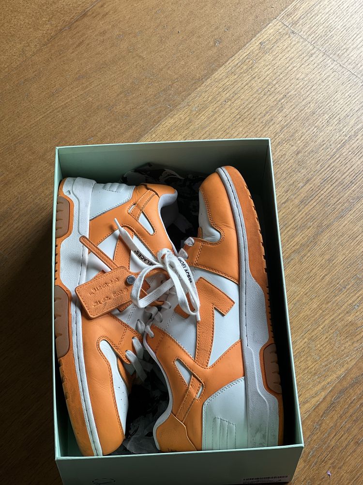 Off white Laranja