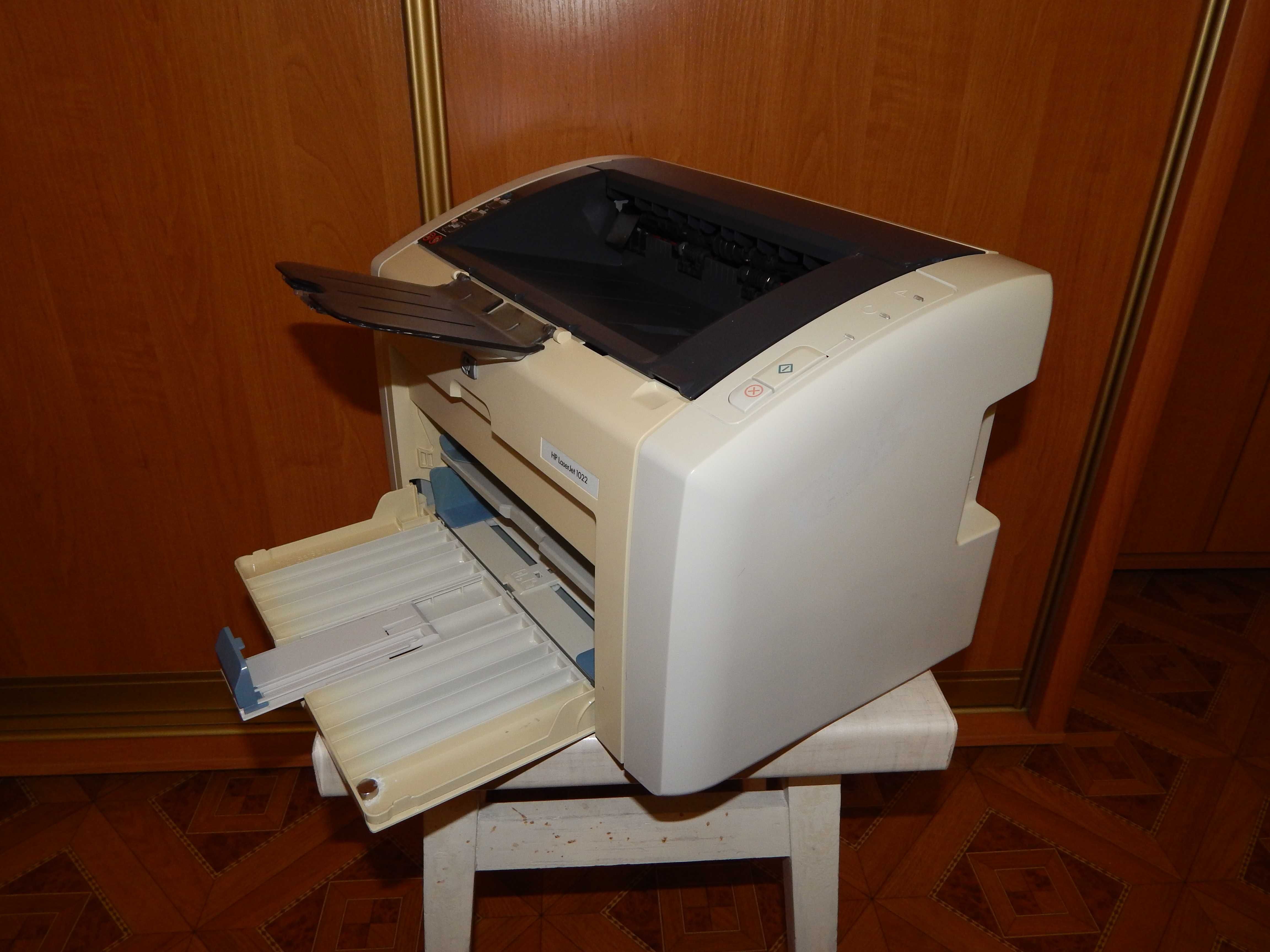 Принтер лазерний НР 1022  гарний стан,  швидкий