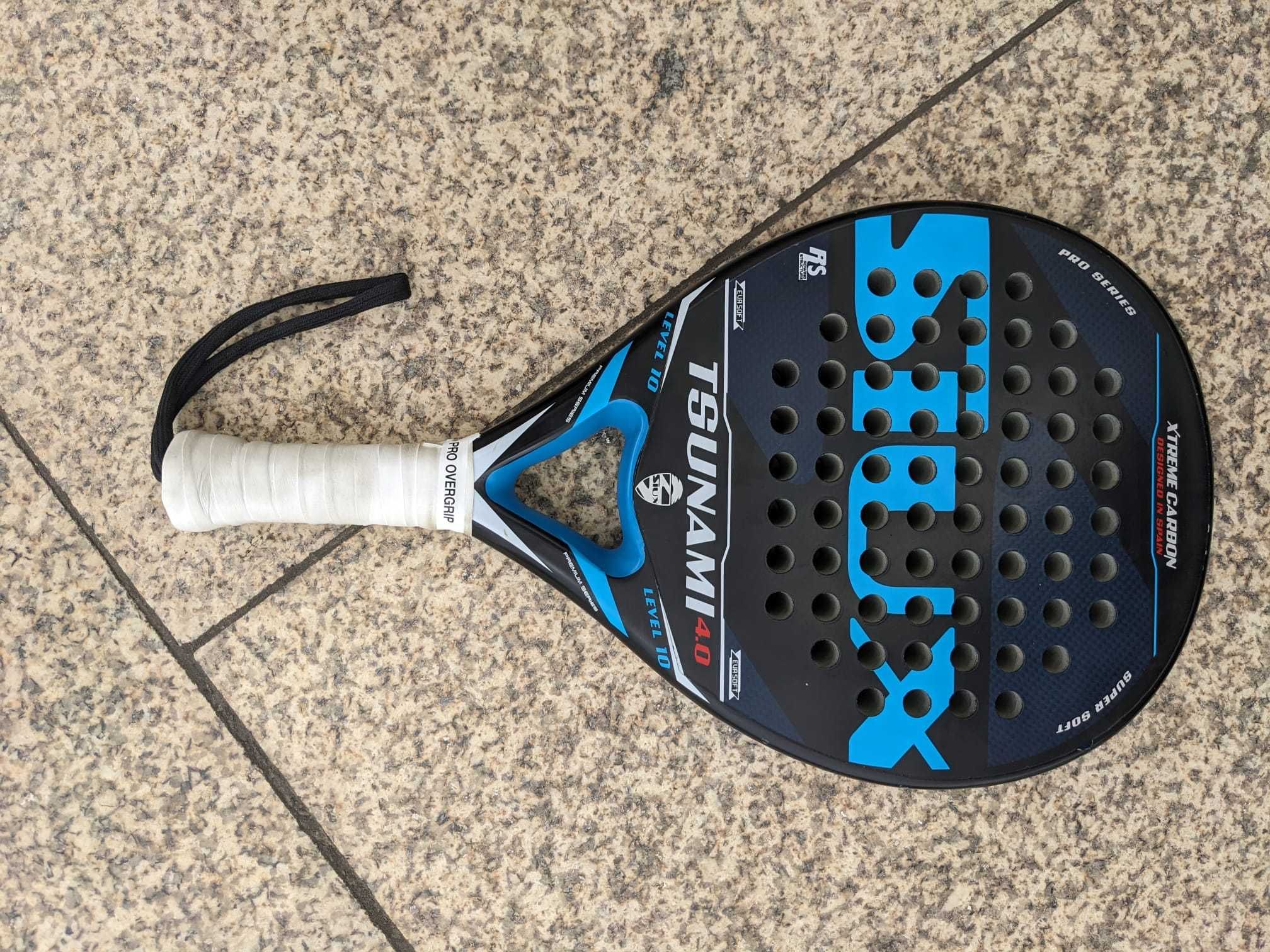 Raquete de Padel SIUX modelo Tsunami 4.0 azul