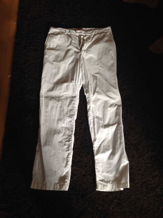 calças hugo boss tamanho m brancas