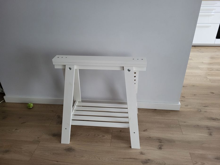Kozioł Ikea biały