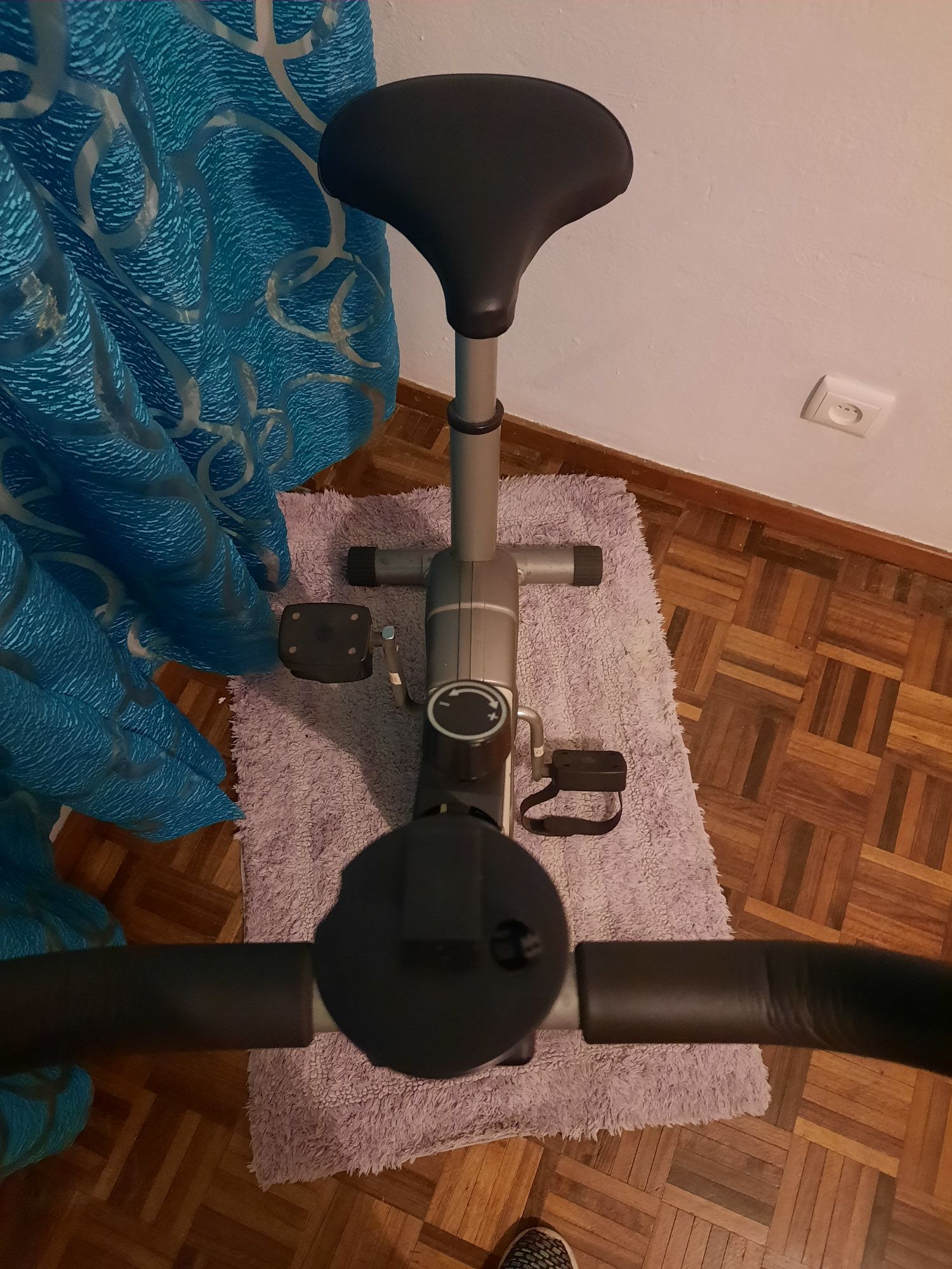 Bicicleta ginastica com uso