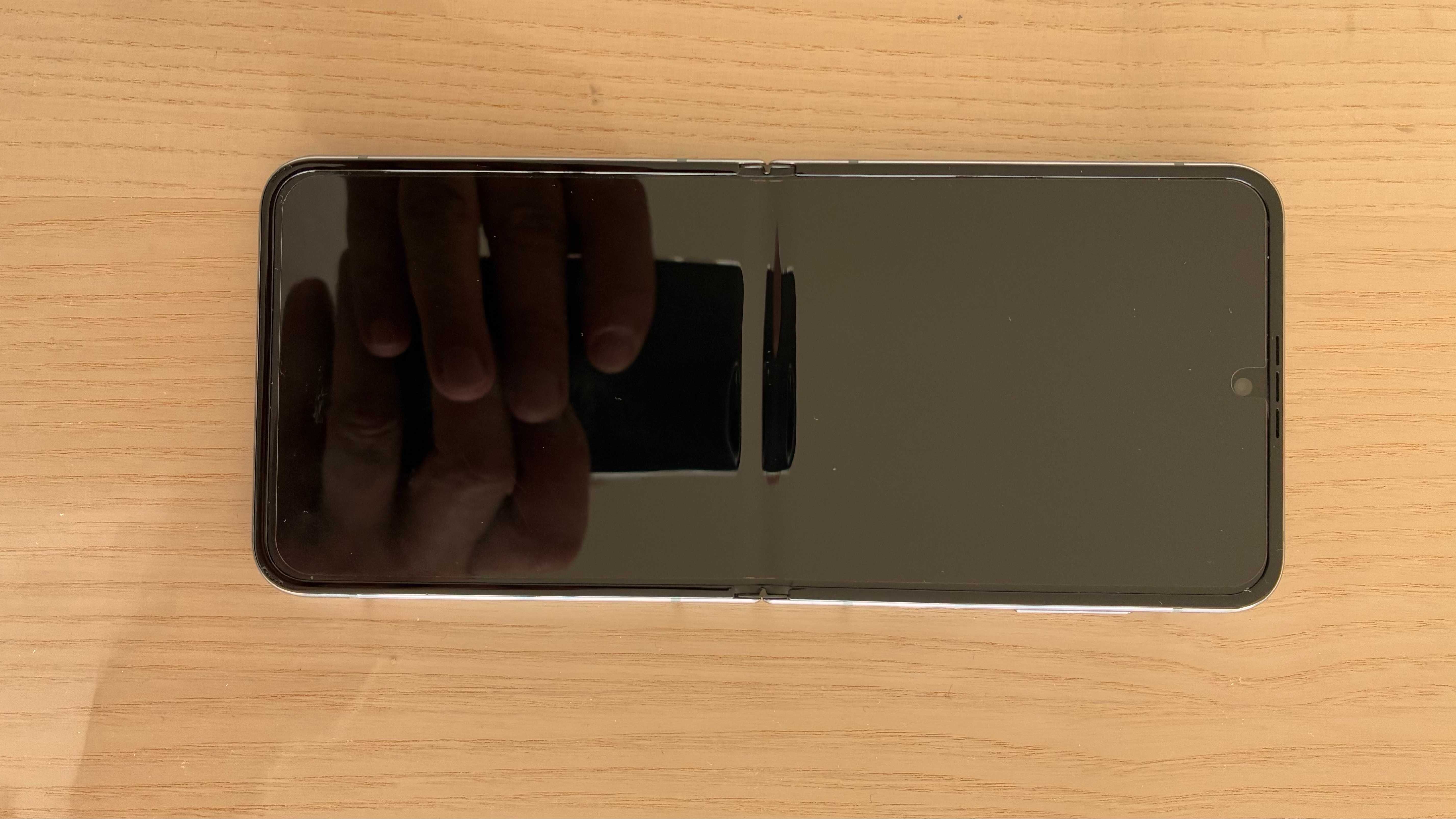 Samsung Galaxy Z Flip 4