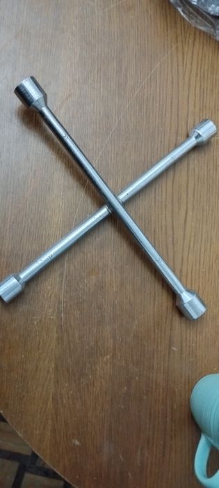 Chave cruzeta 17, 19, 21, 23 mm nova