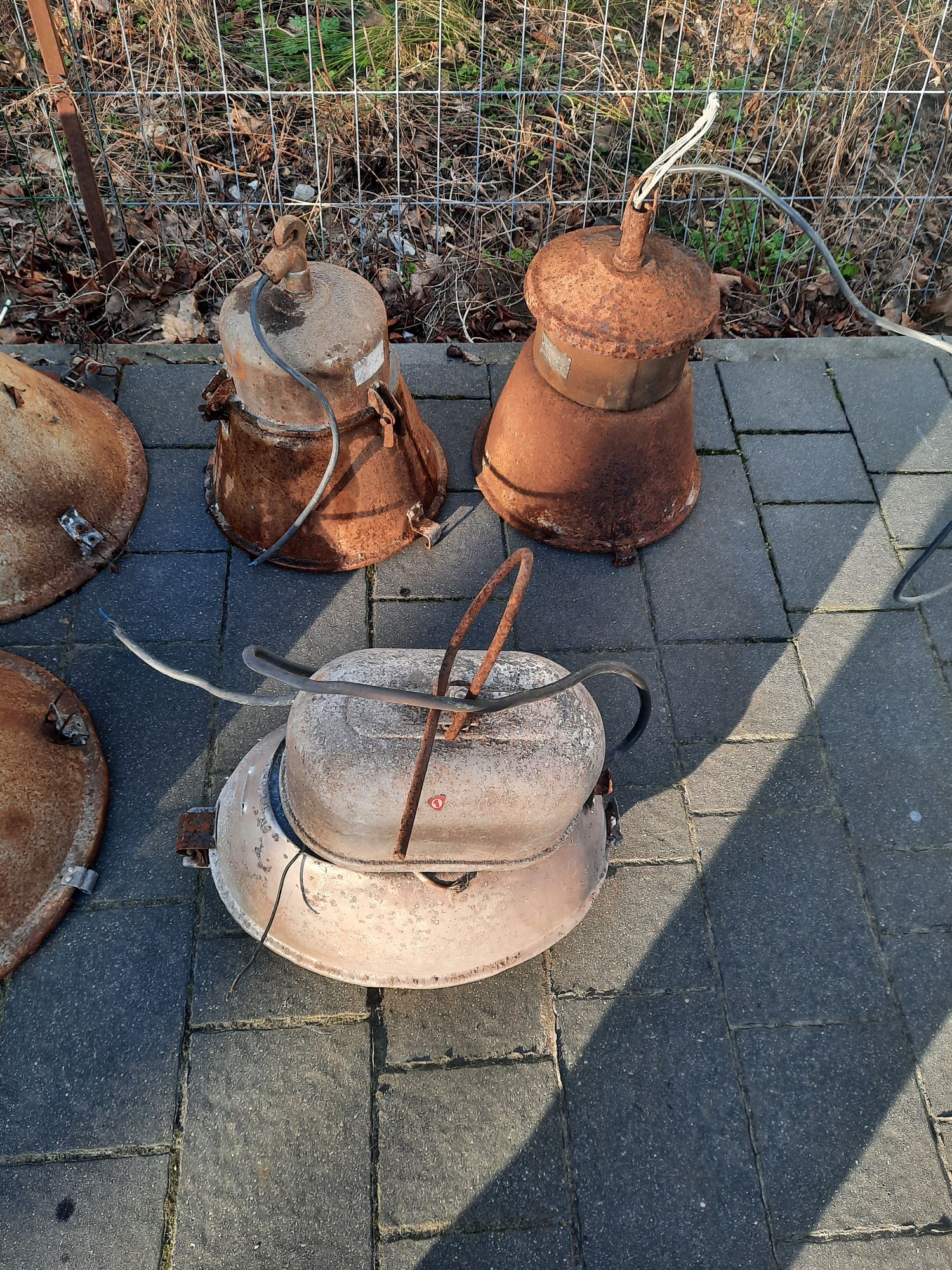 Lampy przemysłowe