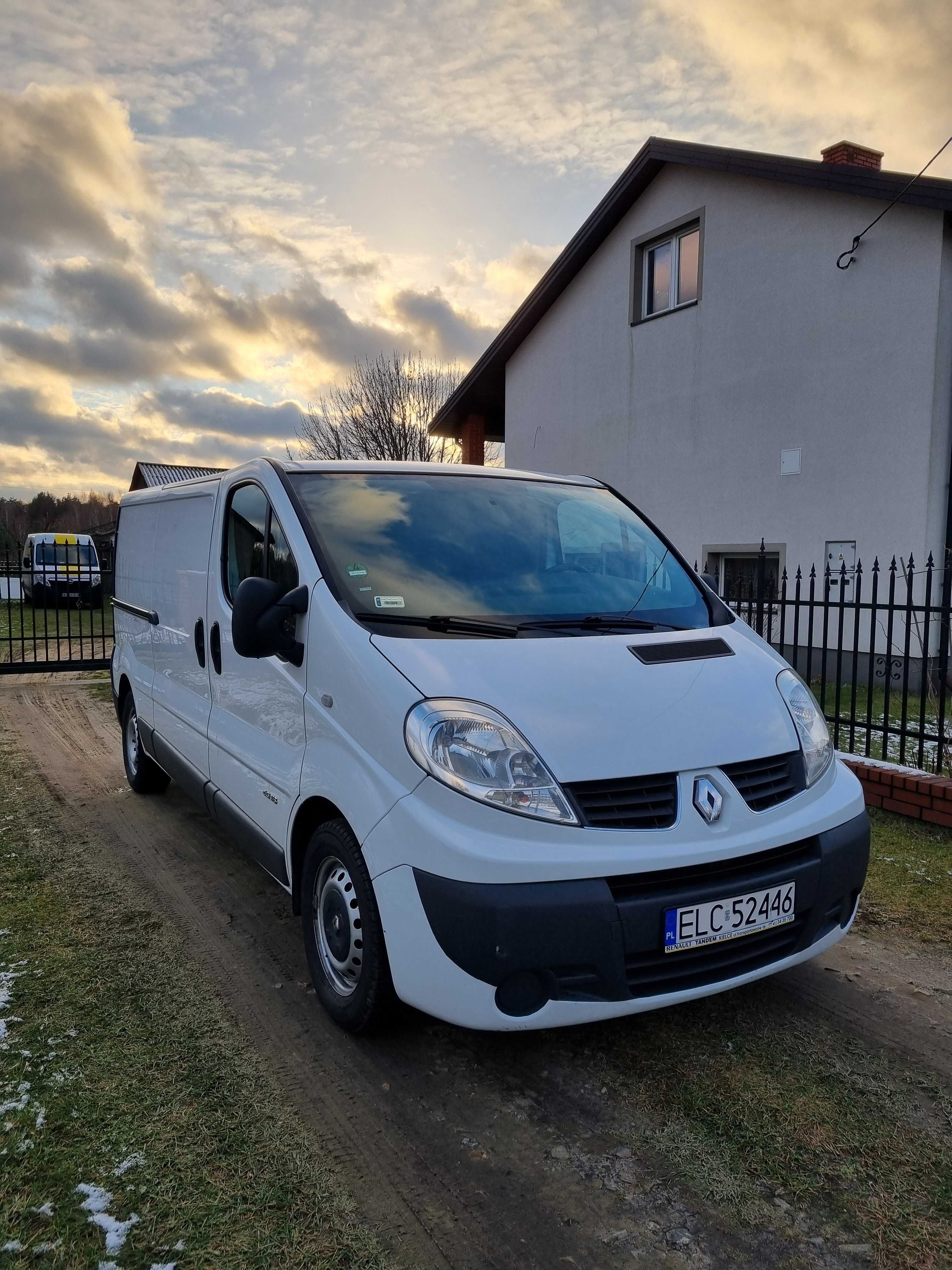 Wypożyczalnia busów RENAULT TRAFIC 2.0 DCI HAK Skierniewice Żyrardów