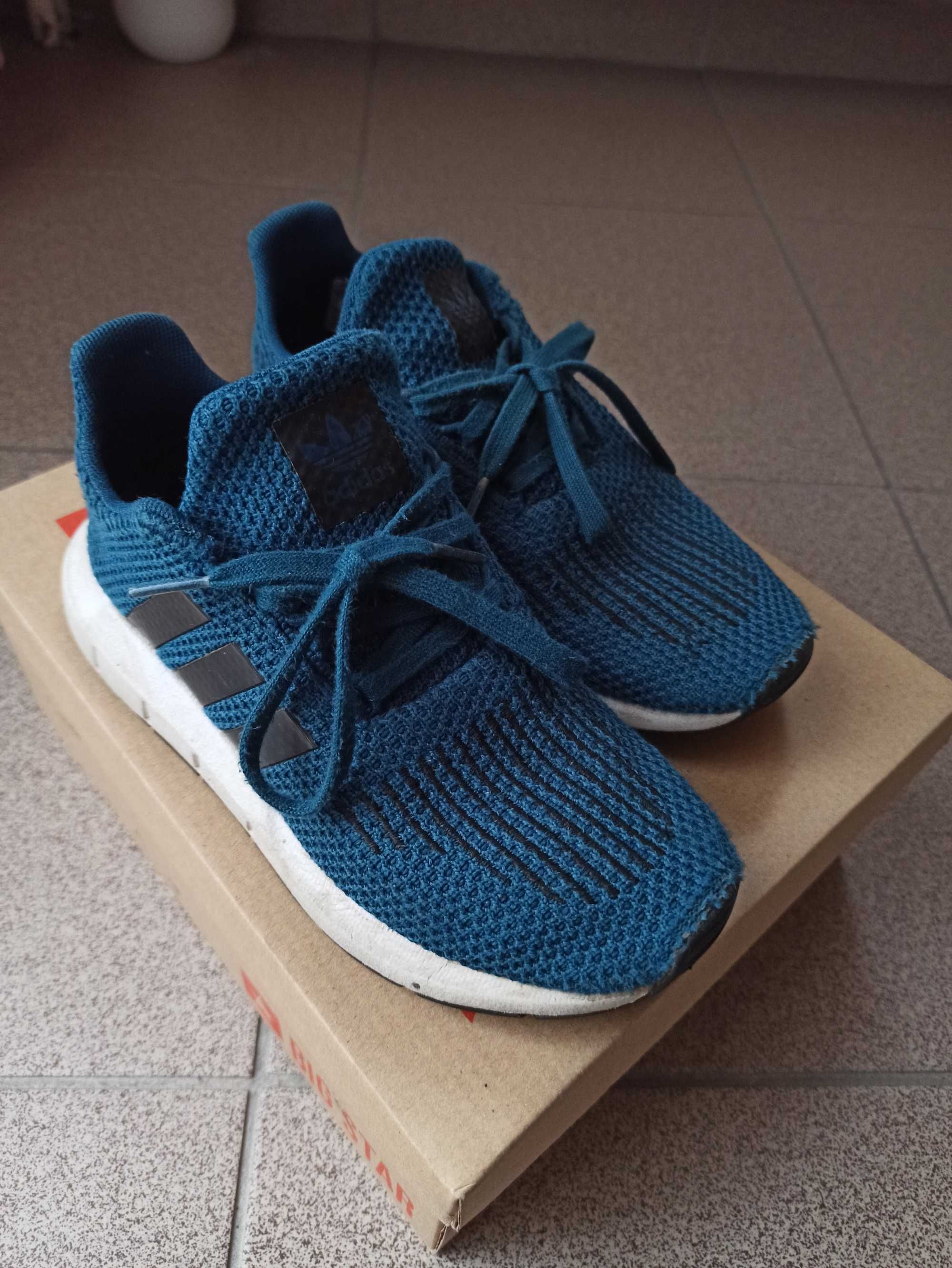 Buty sportowe dziecięce Sneakersy Adidas Swift Run CG6925 r.31