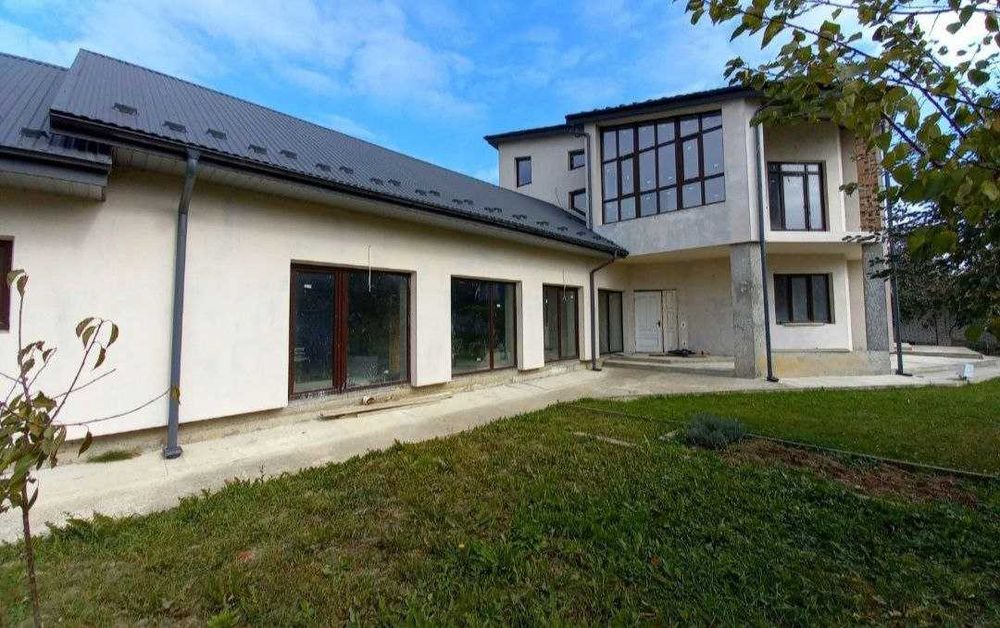 Продаж будинку з незавершеним ремонтом