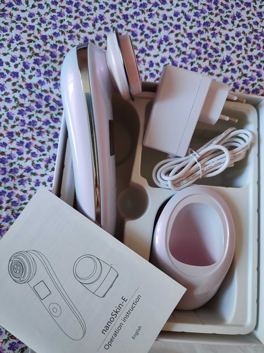 Массажер для підтяжки обличчя та омолодження шкіри