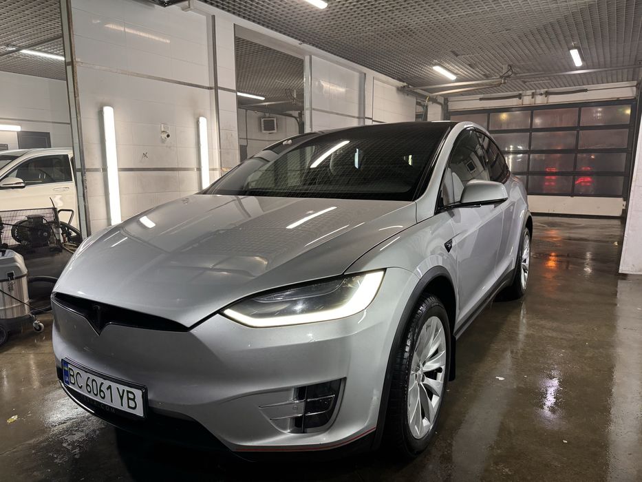 Tesla model X 75d