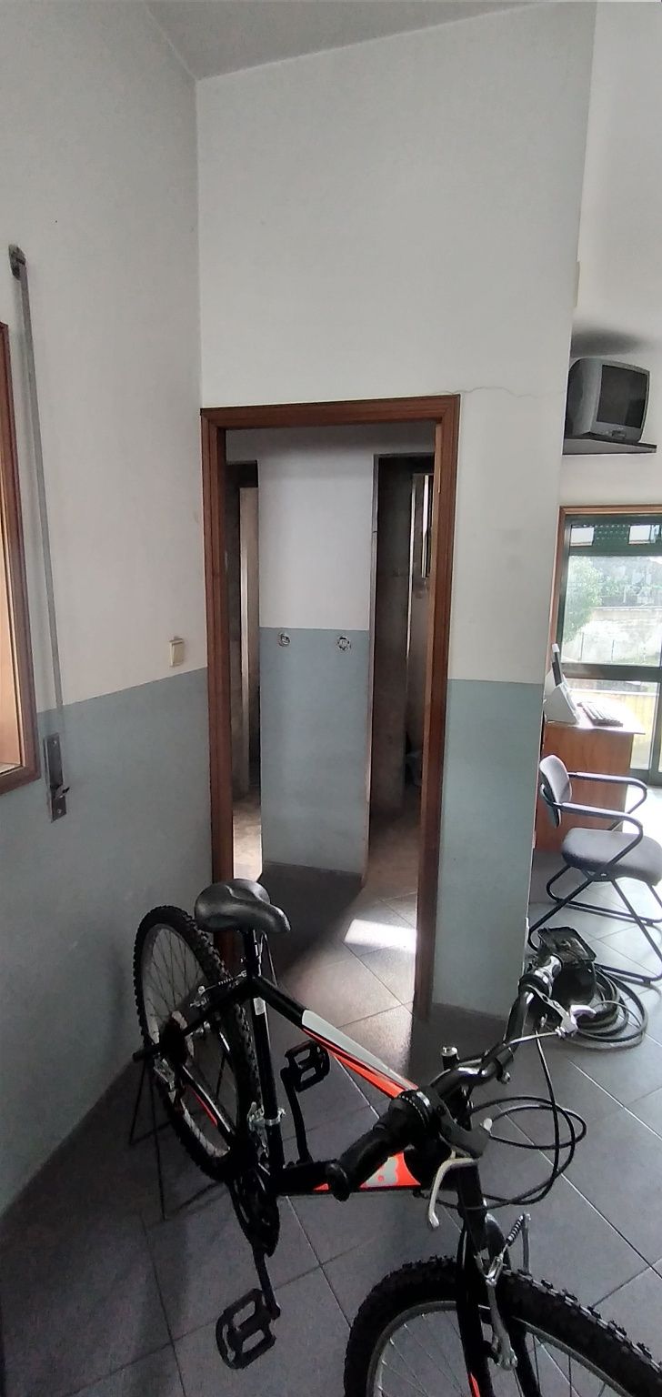 Espaço comercial em Gondomar junto ctt. S.pedro da cova o próprio.