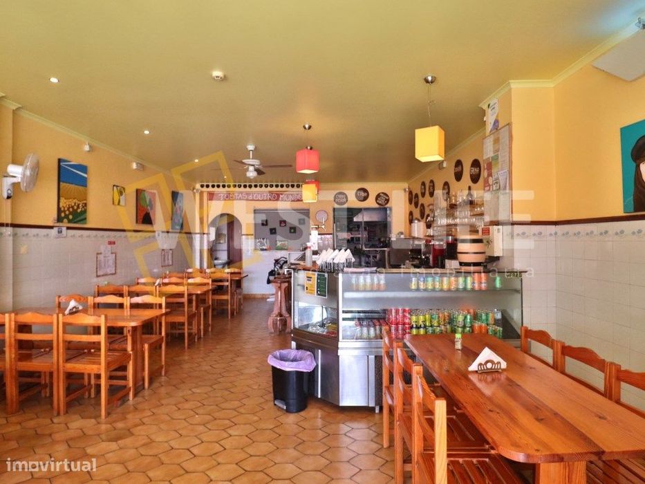 Espaço de Restauração no CENTRO da Vila - Localização excelente - A...