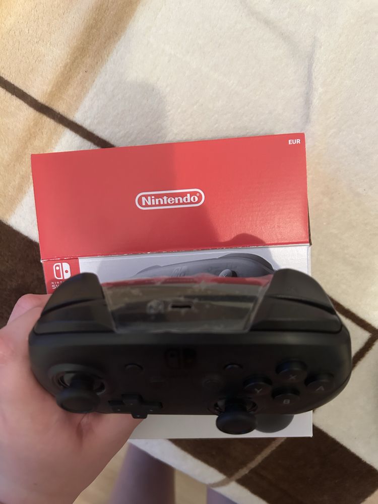 Sprzedam Nintendo Switch Oled + Pad pro Full zestaw