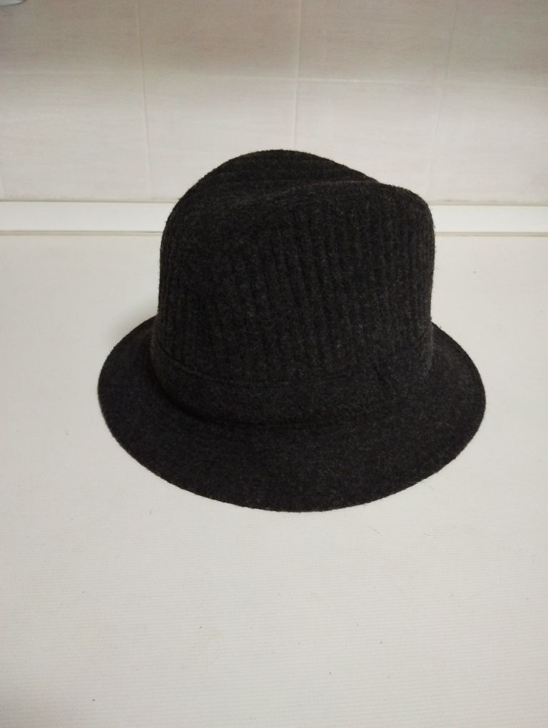 Chapéu de homem em lã