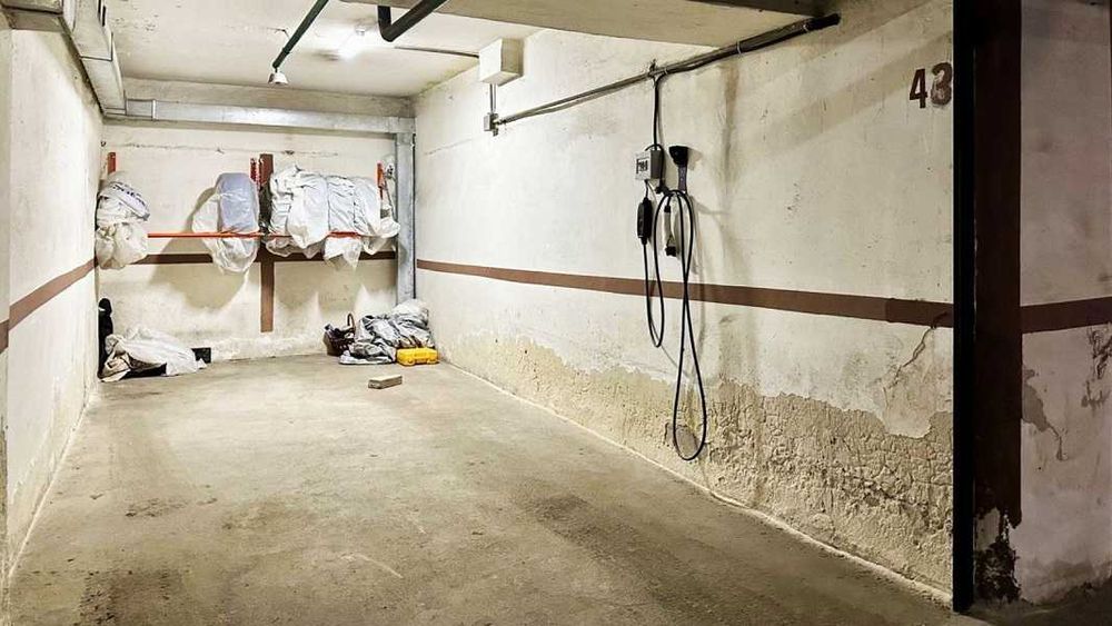 Продаж паромісце гараж бокс вул. Васильківська 18 Голосіївський район