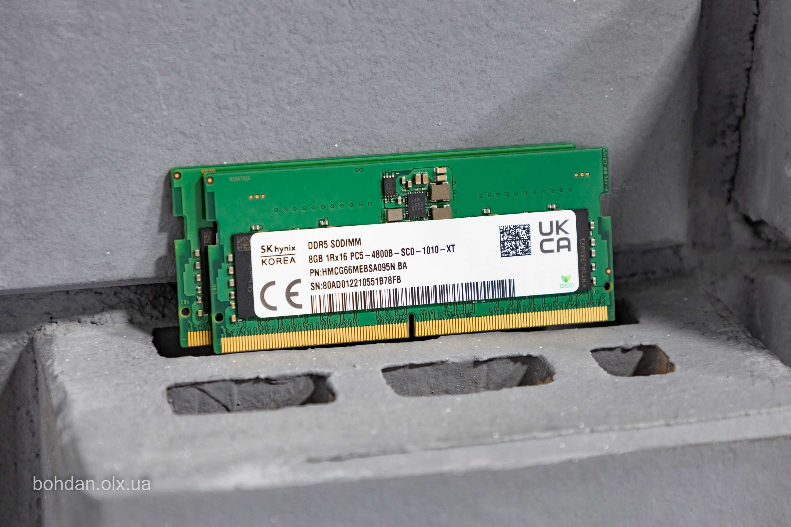 8GB SK hynix DDR5 4800 MHz SO-DIMM RAM (HMCG66MEBSA095N)