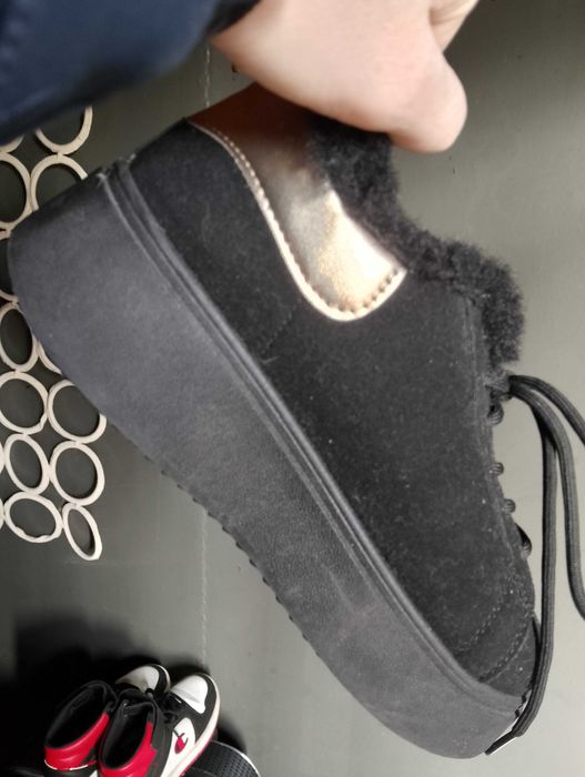 Ślicznie buty zimowe na koturnie.