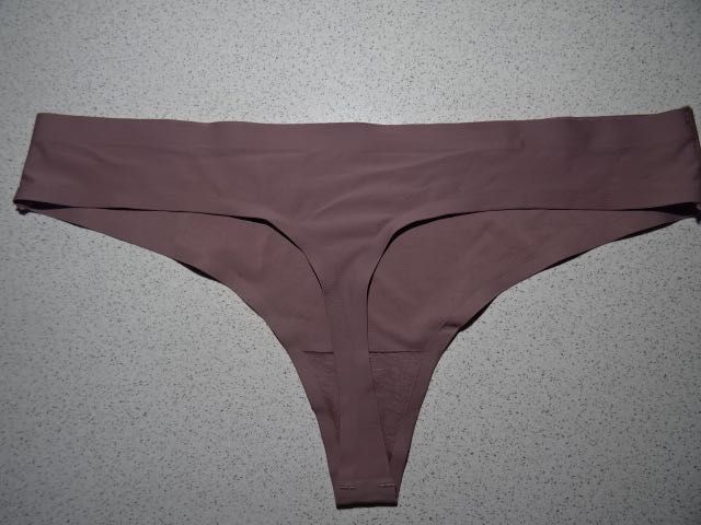Primark czekoladowe cienkie stringi S ( 38-40)
