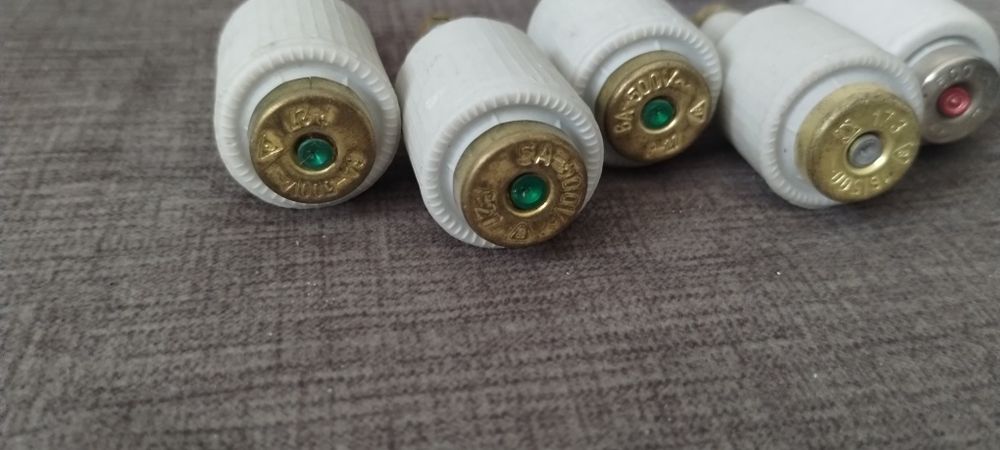 Gniazdo porcelanowe  . Okazja.