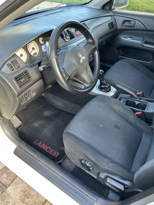 Ціну знижено! Продається надійний сімейний автомобіль Мітсубісі Ланцер