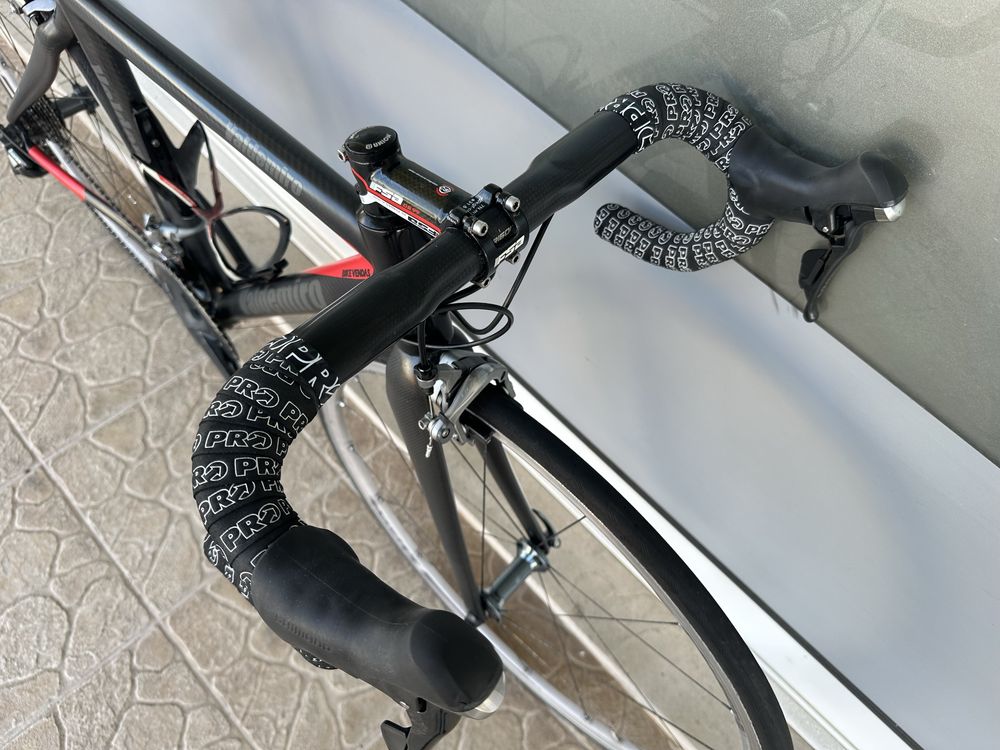 Bicicleta de estrada em Carbono - 11v