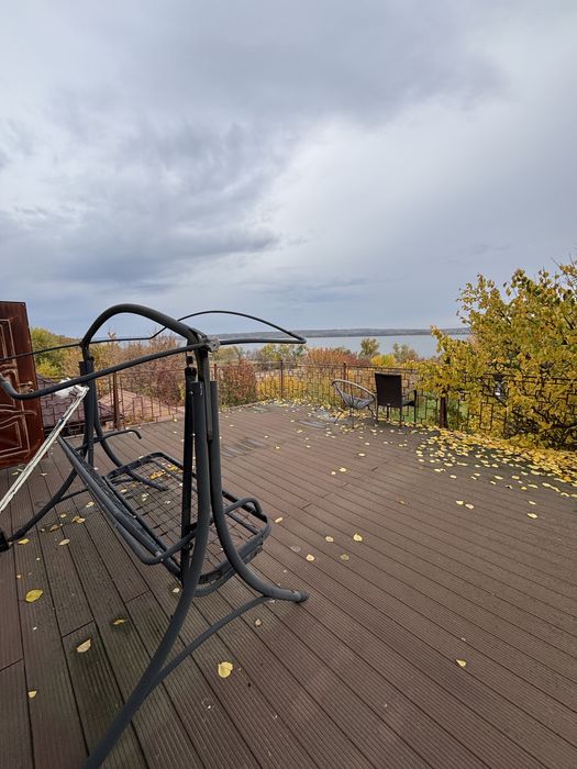 Сдам 3-этажный дом на берегу Днепра