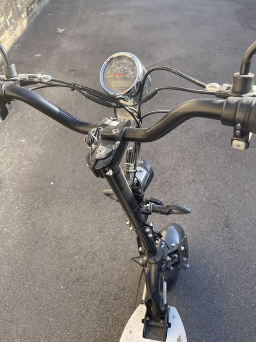 Електросамокат з сидінням Didi Thurau (можливий невеликий торг)