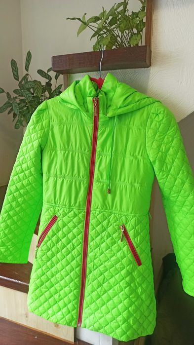 Куртка для дівчинки Барбарис салатова