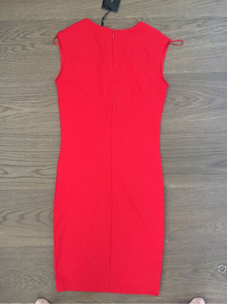 Czerwona sukienka Mohito r. XS
