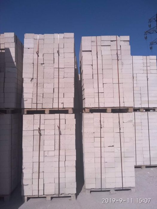 Газоблок від 3000/куб,,  цегла  7200/тисячу.