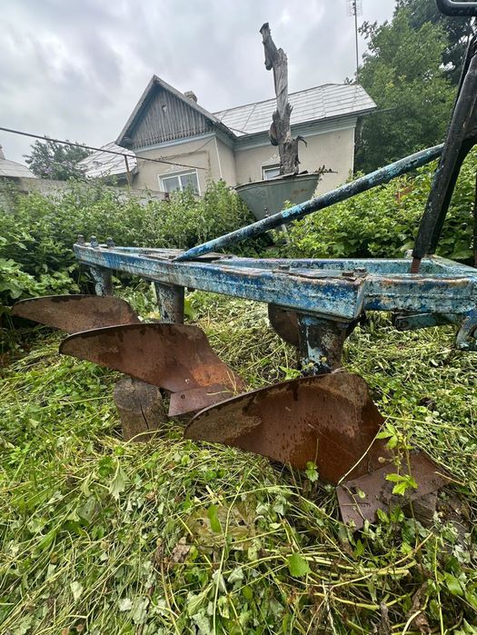 Продаються плуги до трактора