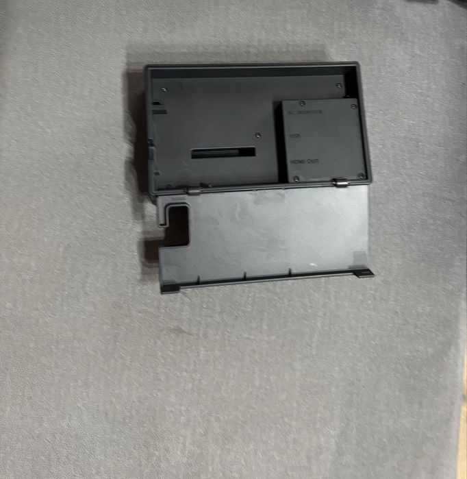 Sprzedan Nintendo Switch razem z casem 5 grami