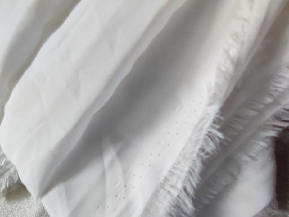 Tkanina  cienka, biała, nowa, naturalna szyfonowa.