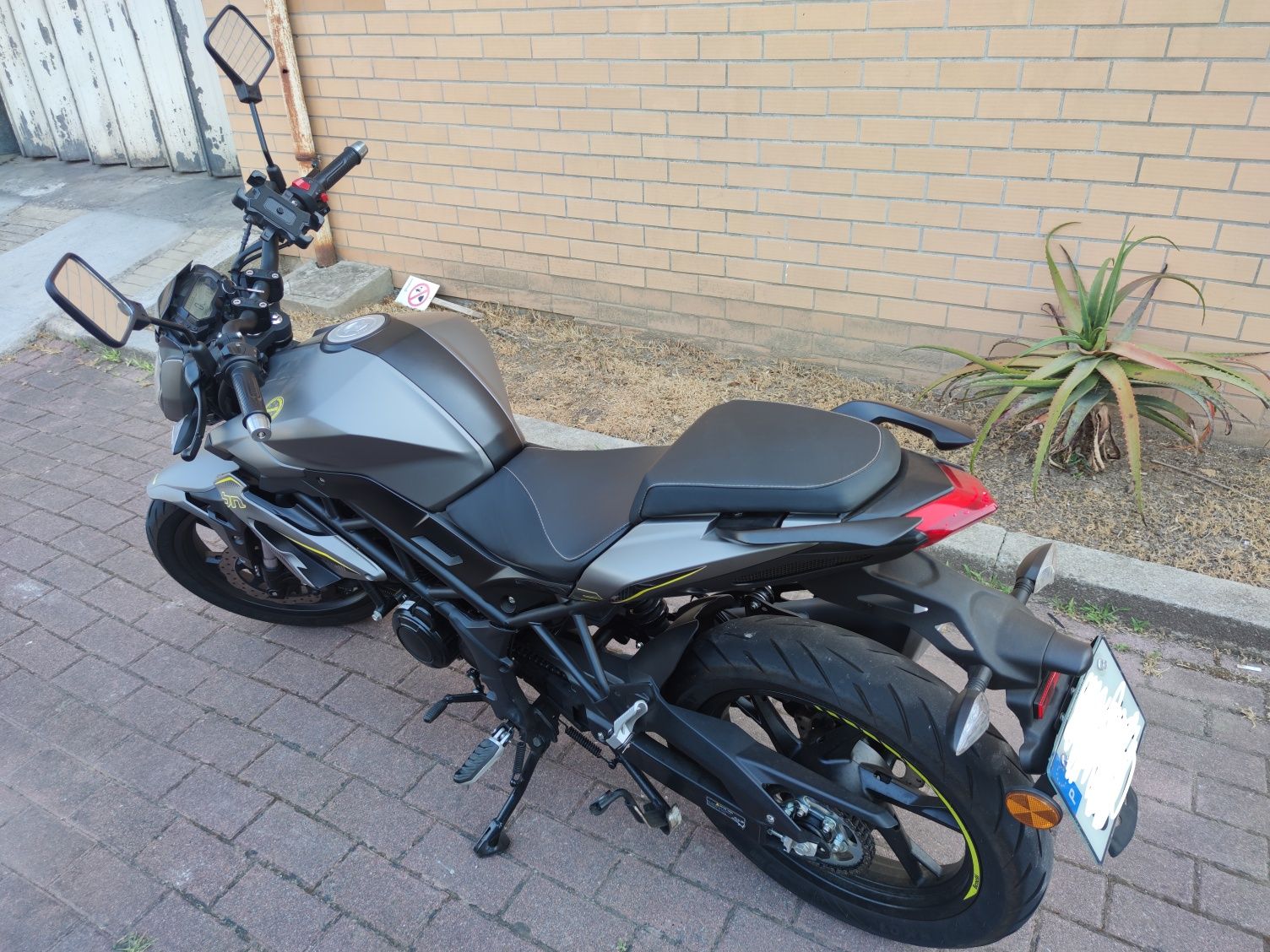 Mota Benelli bn 125
