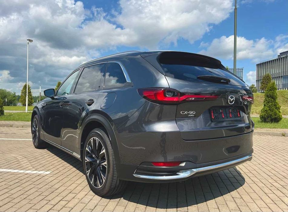Mazda CX-90, 2023 року